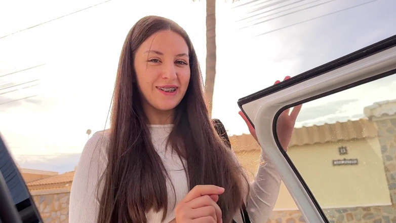 Sugary Kitty: Awek sebelah memberikan blowjob kepada jiran di dalam kereta untuk...
