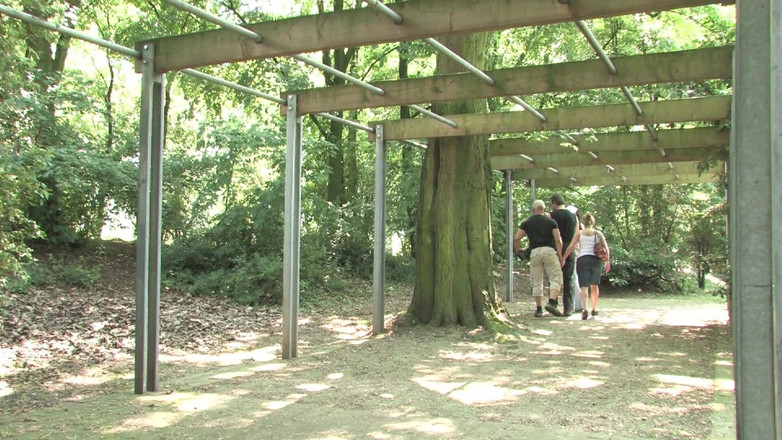 Under German Roofs: Femei germane cărora le place să fie futute de o...