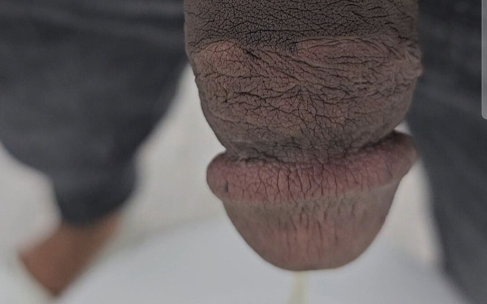 yourdaddy7788: Kamu pengen jadi toilet manusiaku, aku pengen kencing di mulutmu