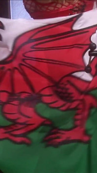 Dwóch kolesi wali blondynkę i latynoską dziwkę w kawiarni