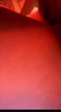 Foda-se enquanto corno assiste de videochamada