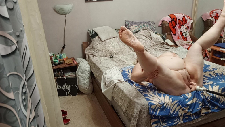 Zona901: Seks makinesi üvey annenin sulu amını sikiyor