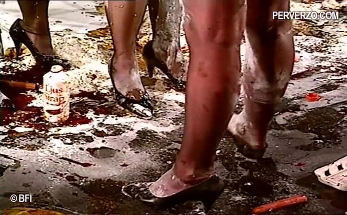 Food flogging: Amateur freak casting
