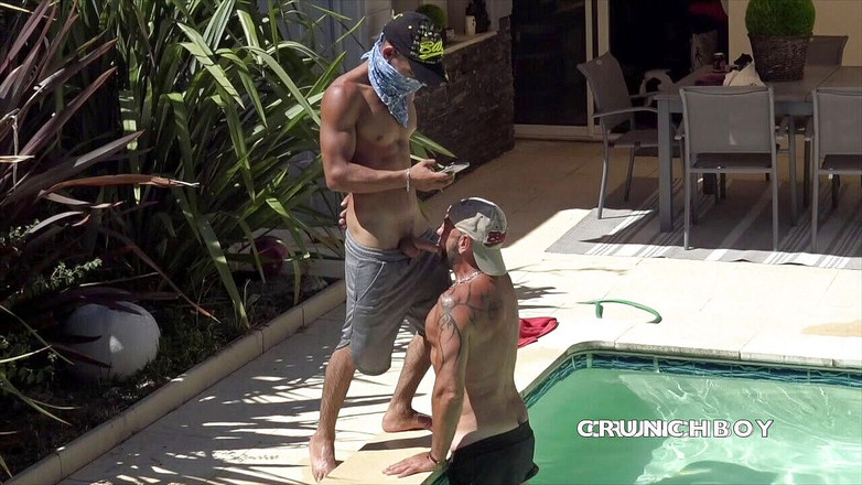 Not really gay but: Jess Royan açık havada meraklı heteroseksüel Arap tarafından korunmasız sikiliyor