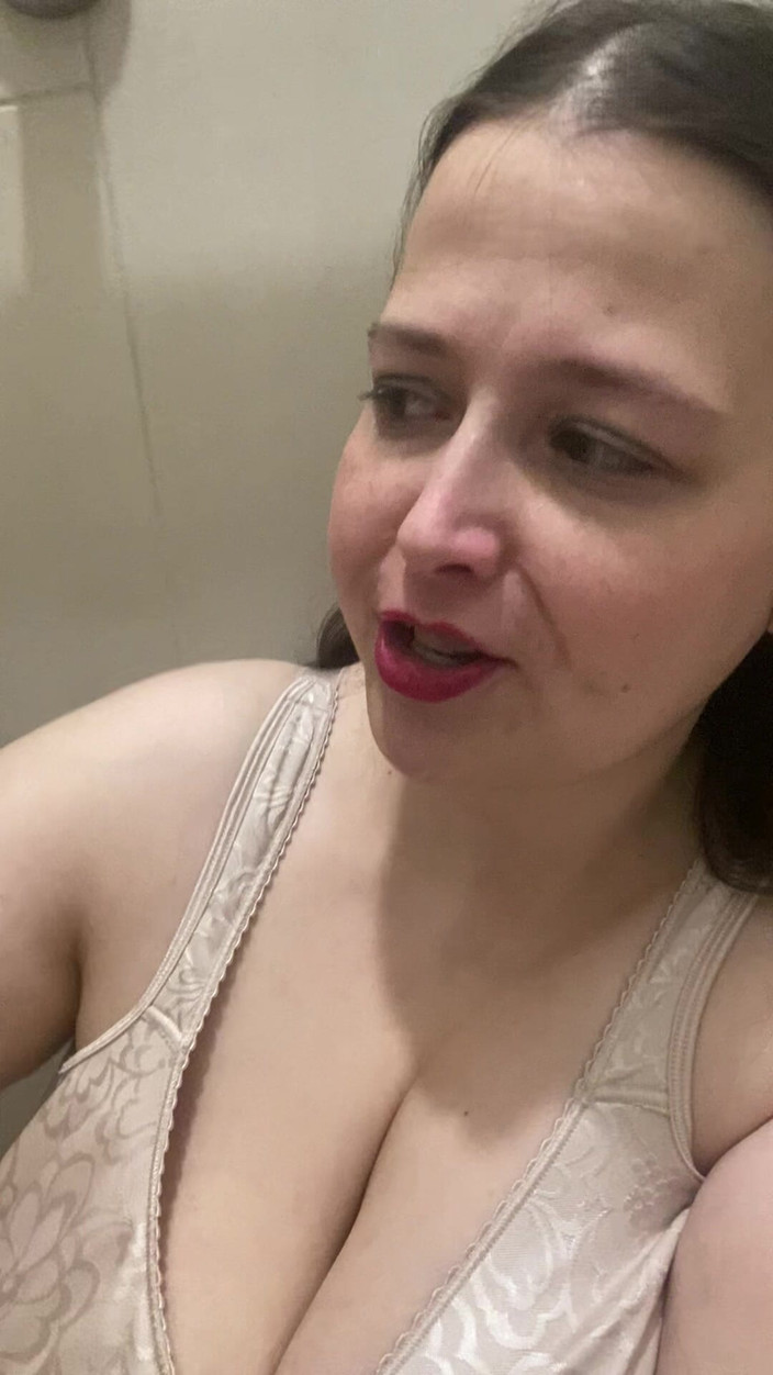 MissChrystalline: Dildo-blowjob und mehr - kein orgasmus