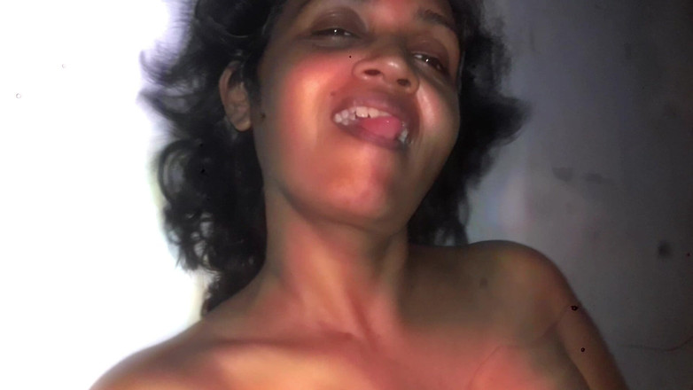 Redina: O grande pau preto de Jaanu está pendurado como um...