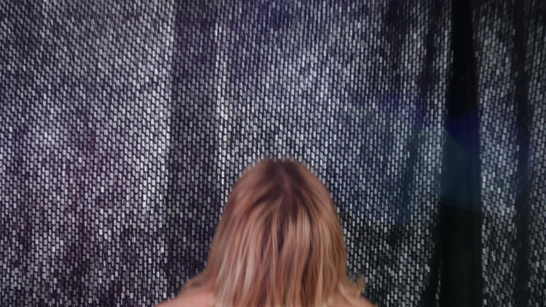 JessieHH: La ragazza corridore in strada finalmente viene beccata! 4K