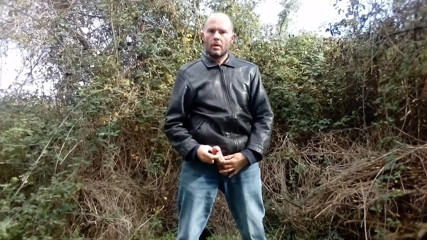 Rockardglans: Rockard Stepdaddy Pissing Wanking and Cumming for Trucker at Outdoor...