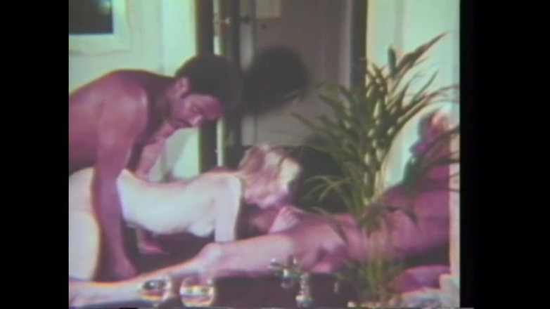 Vintage megastore: Retro sexuální panenky 3