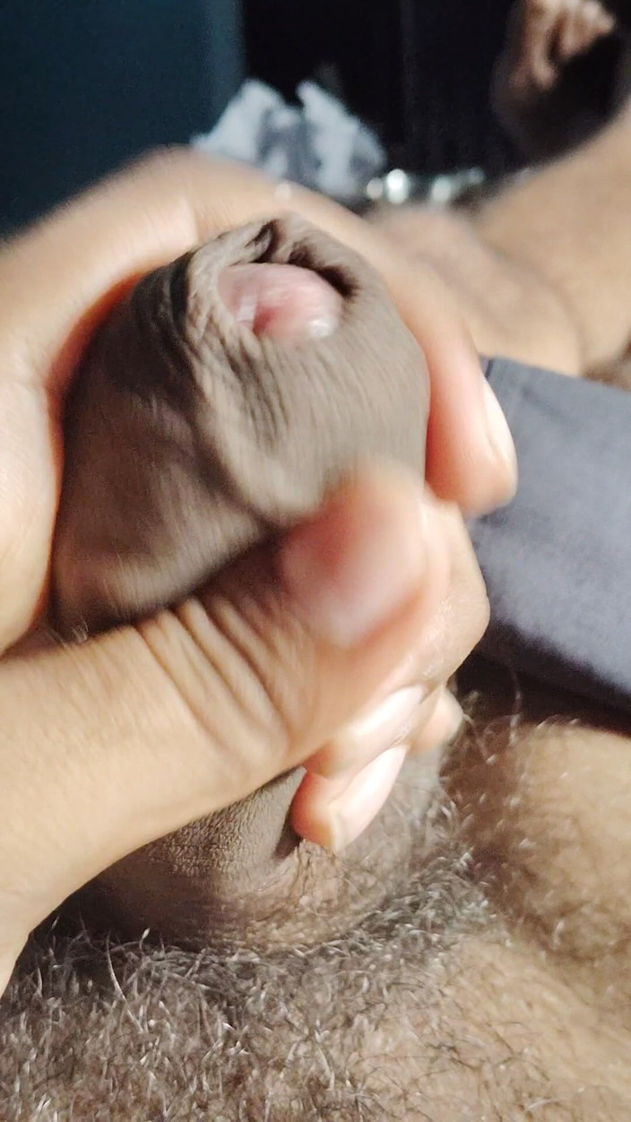 Xxxboyengi: Cowok seksi india lagi asik masturbasi ganas