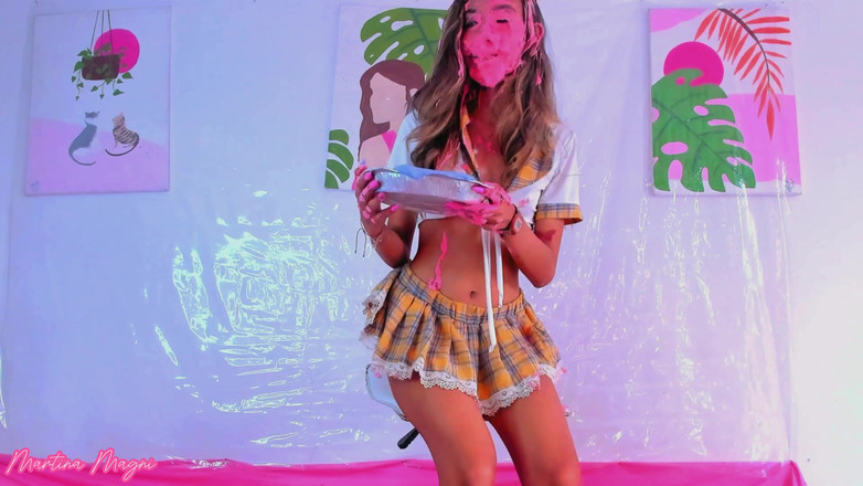 MartinaMagni: Wam!! Martina je potrestána nepořádkem barevného slizu