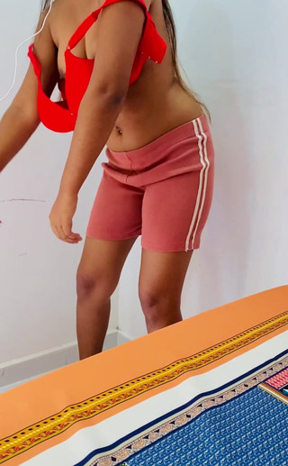 Tharumini_Official: Video call seks live pelangganku sama penggemarku k.t