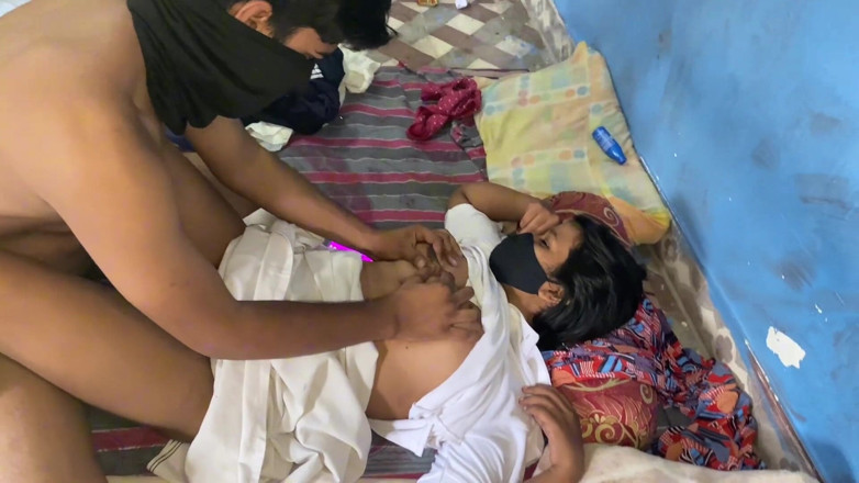 Pinkididi: Doctor se folla a la cuñada del pueblo