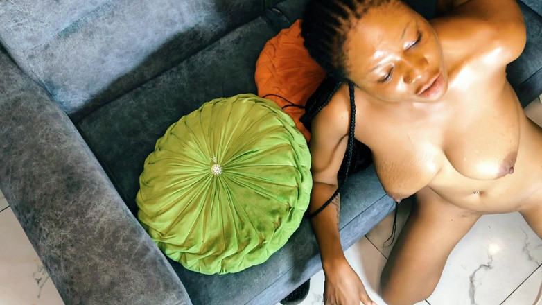 Hunkbashi: 大黑屌真的用重口味深喉传播那个阴户，让她乞求