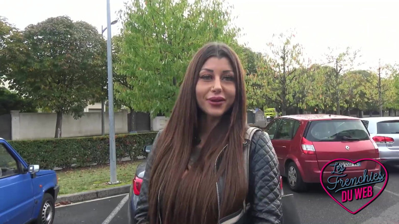 The Frenchies of the web: Amanda, een kinky libertine, wordt graag geneukt