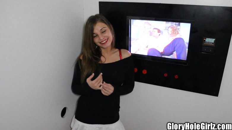 Glory Hole Girlz: Deslumbrante peituda engolindo modelo cadela peituda chupando e fodendo paus...