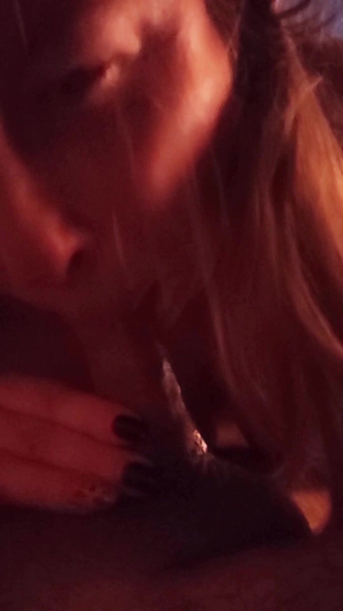 Whitekitten: MILF Le Gusta Las Mamadas - Adoración De Polla