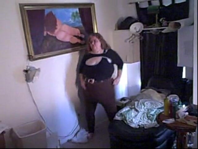 BBW nurse Vicki adventures with friends: L'infirmière Vicki branle ses affaires !