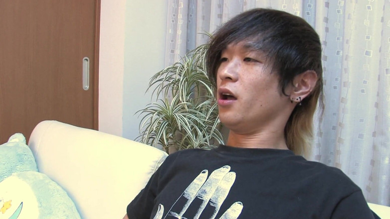 Asian threesomes: Oszałamiająca japońska milf zostaje ostro wkręcona w trójkąt