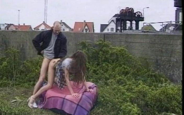 Vintage Lust: Děvka si užívá tvrdé šukání # 1
