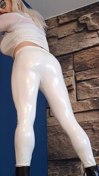 Gina´s Arsch in Leggings