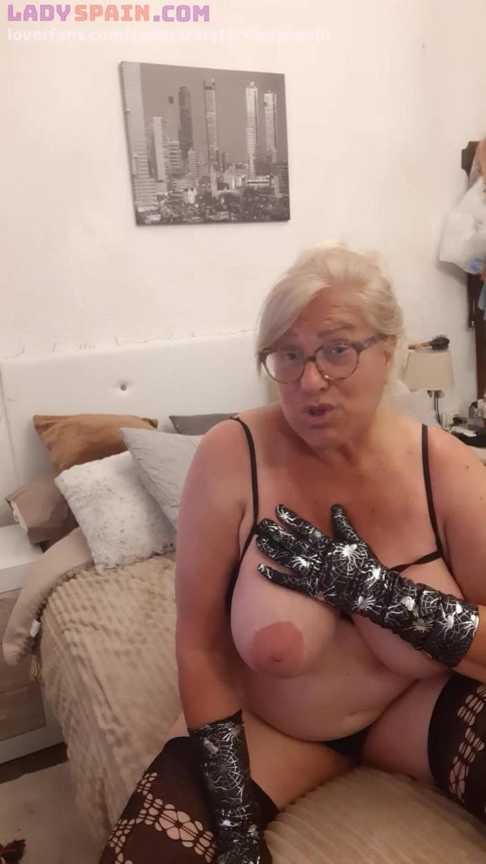 Lady Spain: Naughty Fina Uses Gloves to Touch Herself