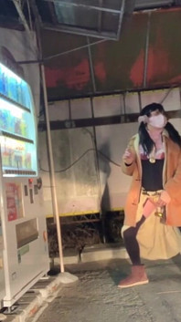 自主トレーニング No39 夜間電話ボックスと自動販売機で露出