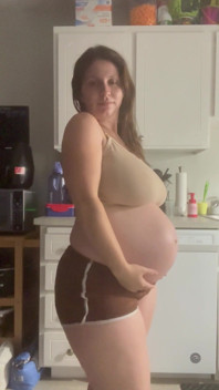Showing off My Pregnant Figure