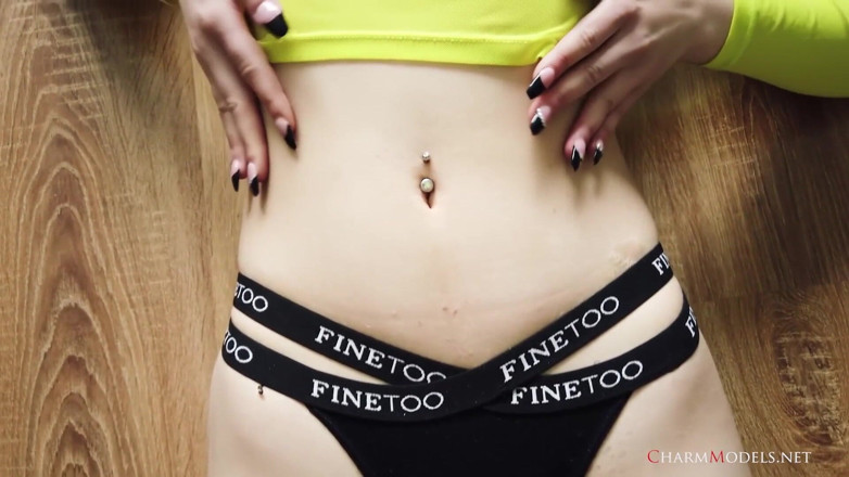 CharmModels: Petite Beautiful Trinity Free com vídeo top transparente