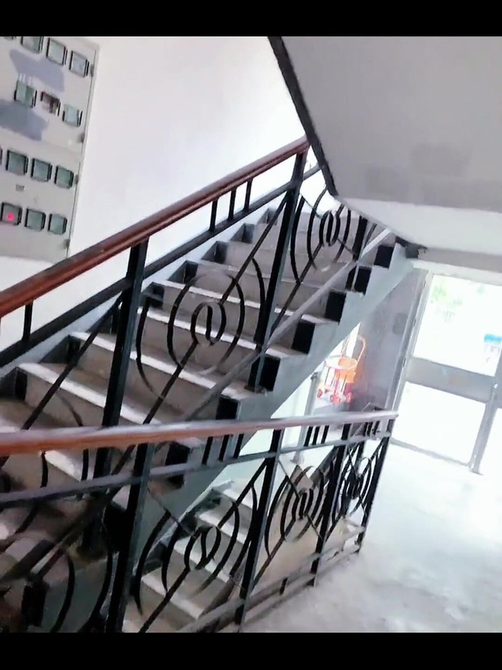 sisfetish: Šukej mě a pak mě vyhoď na chodbu