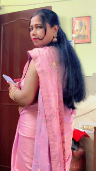 Desi Bhabhi Saree Look