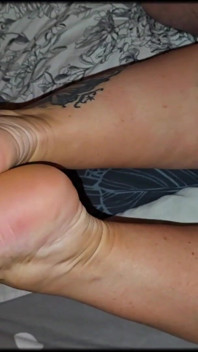 A Foot Fetish Diva Invites Her Stepson to Bed