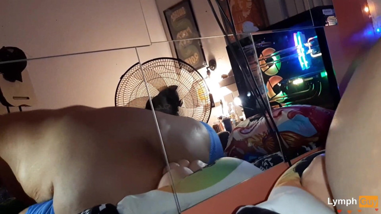 Lymph Guy: Engelli eşcinsel kendini çifte sikiyor ve boşalıyor