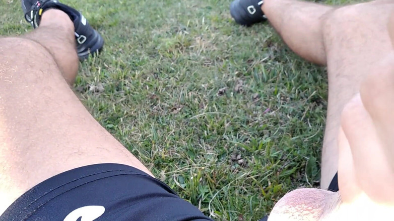 Elvissc: O pulă uriașă perversă are parte de labă pe plajă și...