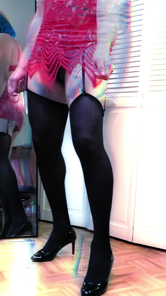 kandiKane: Kandi穿着红色鸡尾酒礼服跳舞的屁股