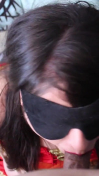 Facefucking les yeux bandés