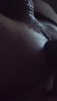 Crossdresser excitată are parte de un vibrator bbc