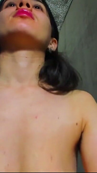 Montando consolador, tetas rebotando, caliente y sexy!