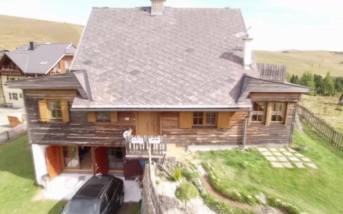Deutschland Porno X: Kitty Blair ve Coco Kiss arka arkaya genç ve azgın...