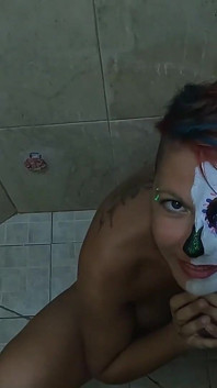 Washing off Halloween Face Paint with Pee & Cum in Mouth