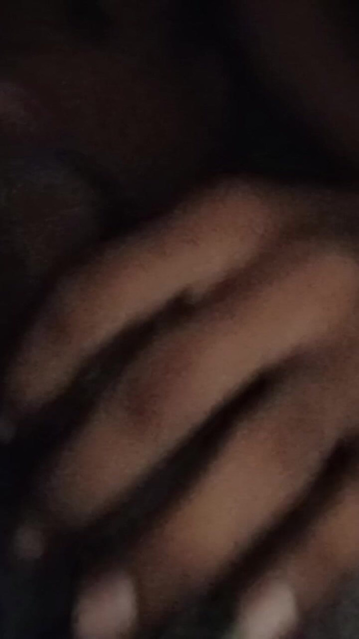 Arvind6355: M-am masturbat și am căzut noaptea. Fratele vitreg