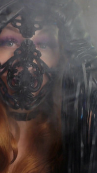 Guanti e maschera, pelle e lattice, sexy SFW video - ASMR sounding (Arya Grander)