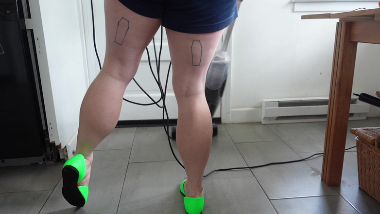 Deanna deadly: 라임 그린 플랫의 근육 질의 송아지 진공 청소기