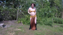 Littlevixen: Princezna Leia Cosplay v zahradě