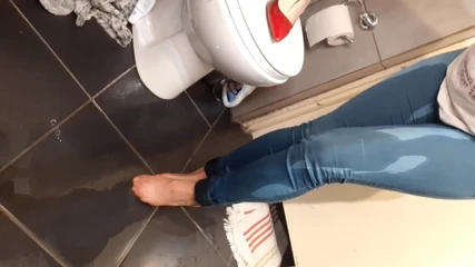 Aqua Pola: Compilation of Wetting My Jeans
