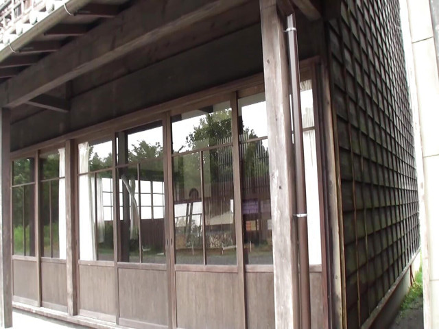 M607G06 A mature woman who runs a dry shop in Kisarazu in Chiba alone. (MBM3988)