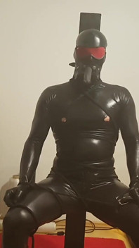 Golden Shower tôn sùng - nô lệ cao su già domme drenches