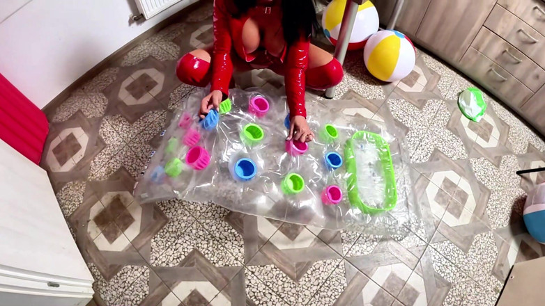 MilfyCalla: Dominant Red Pvc MILF Inflatable Mattress Fetish. Giant Beach Balls,...