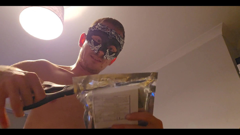 The Max Powers: Rozbalení sexuálních hraček