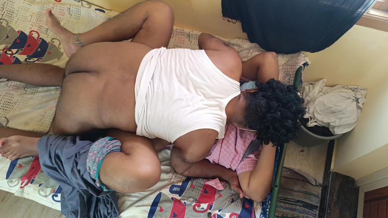 Pushpa studio: Sexy a roztomilá studentka